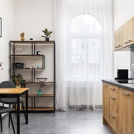Stay2Gether City Buzz Apt - O2 Arena - Sleeps 6 Praha Bagian luar foto